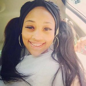 Meet your Posher, Deandra